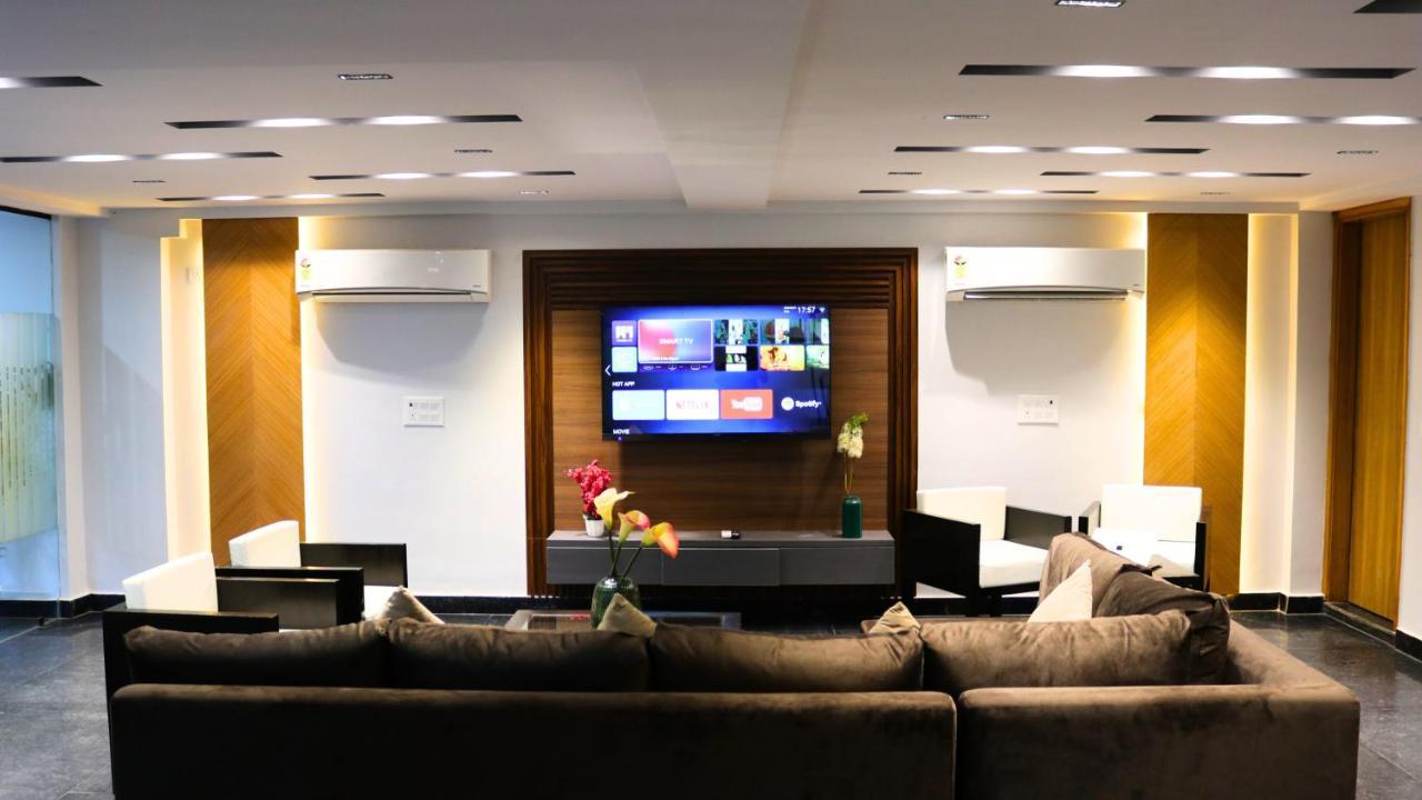 Fuji Ryokan Corporate Stays グルガウン エクステリア 写真