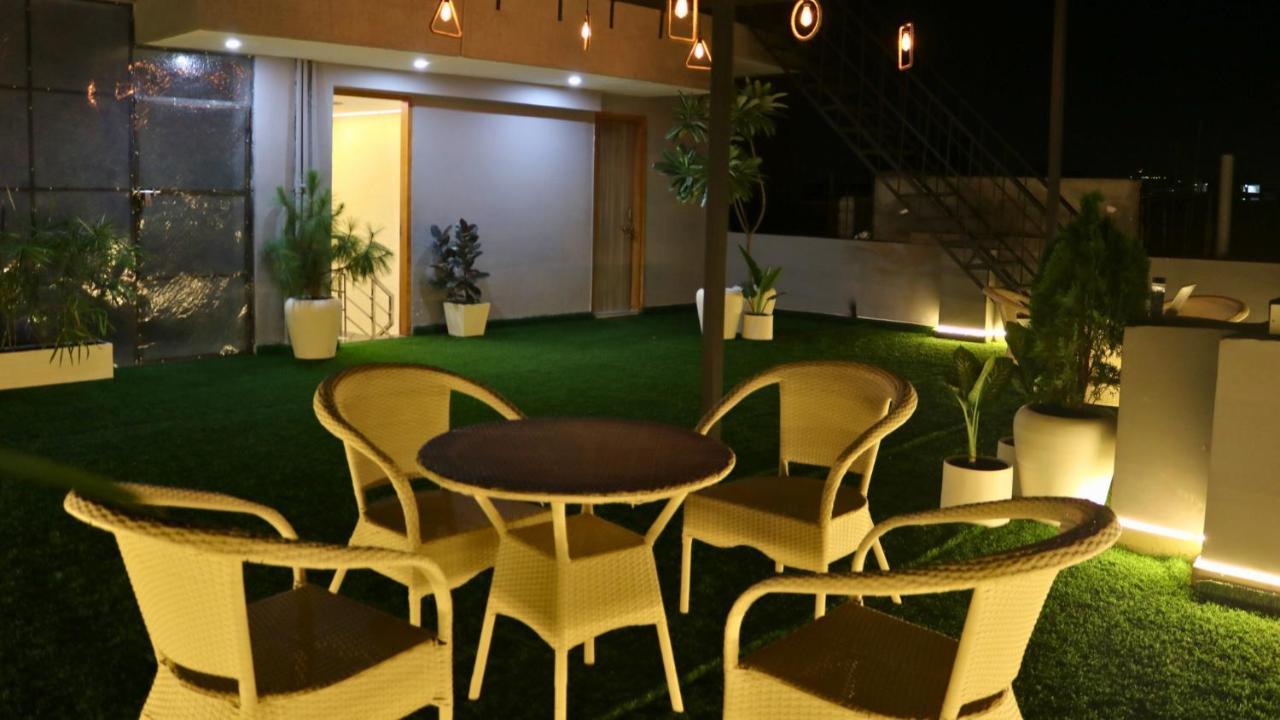 Fuji Ryokan Corporate Stays グルガウン エクステリア 写真